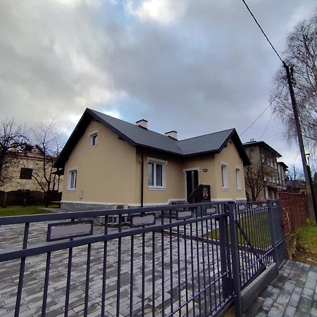 Berryblossom Estate Krosno Exterior photo