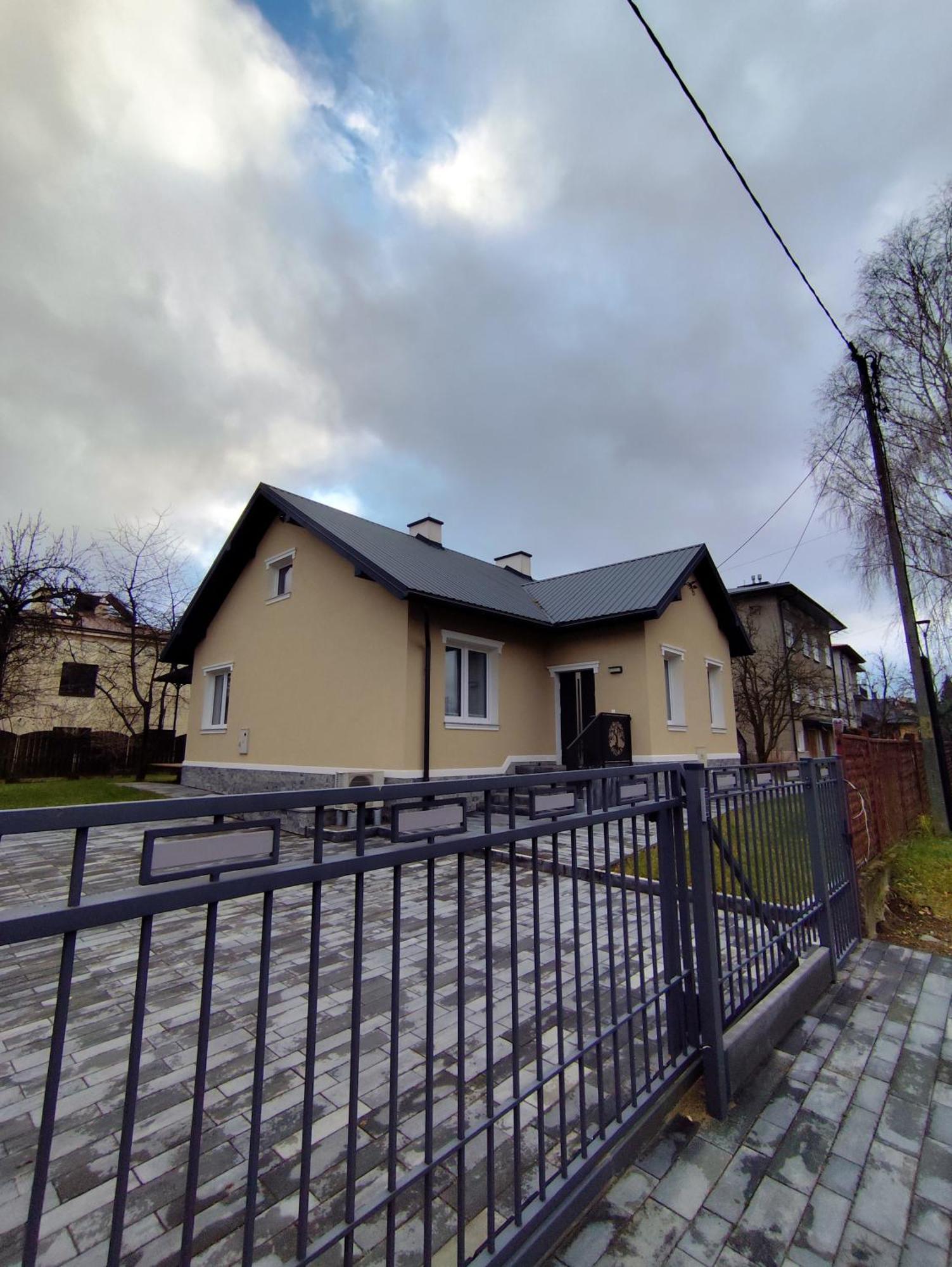 Berryblossom Estate Krosno Exterior photo